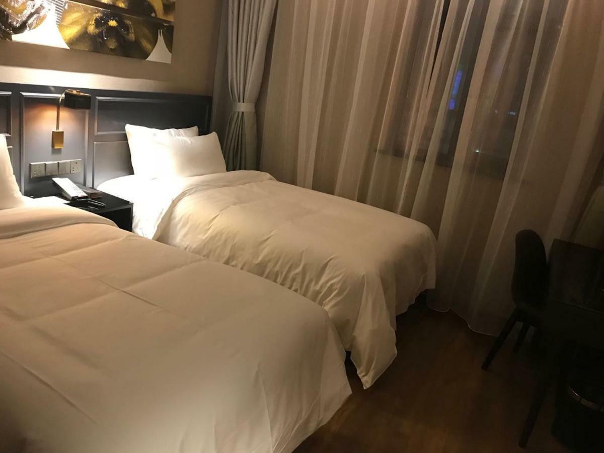Yitel Premium Hotel Sanghaj Kültér fotó