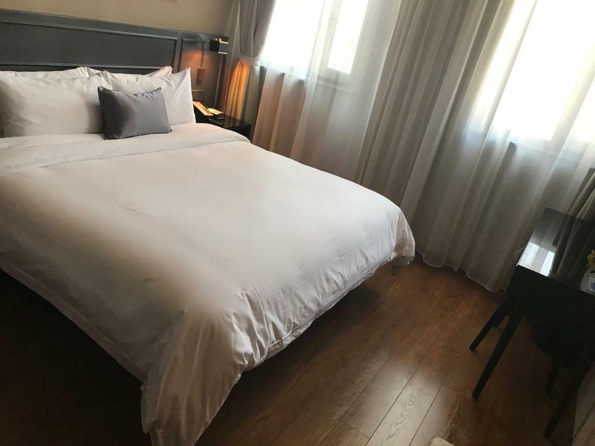 Yitel Premium Hotel Sanghaj Kültér fotó