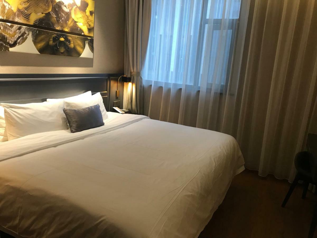 Yitel Premium Hotel Sanghaj Kültér fotó