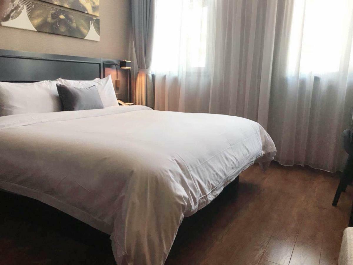 Yitel Premium Hotel Sanghaj Kültér fotó