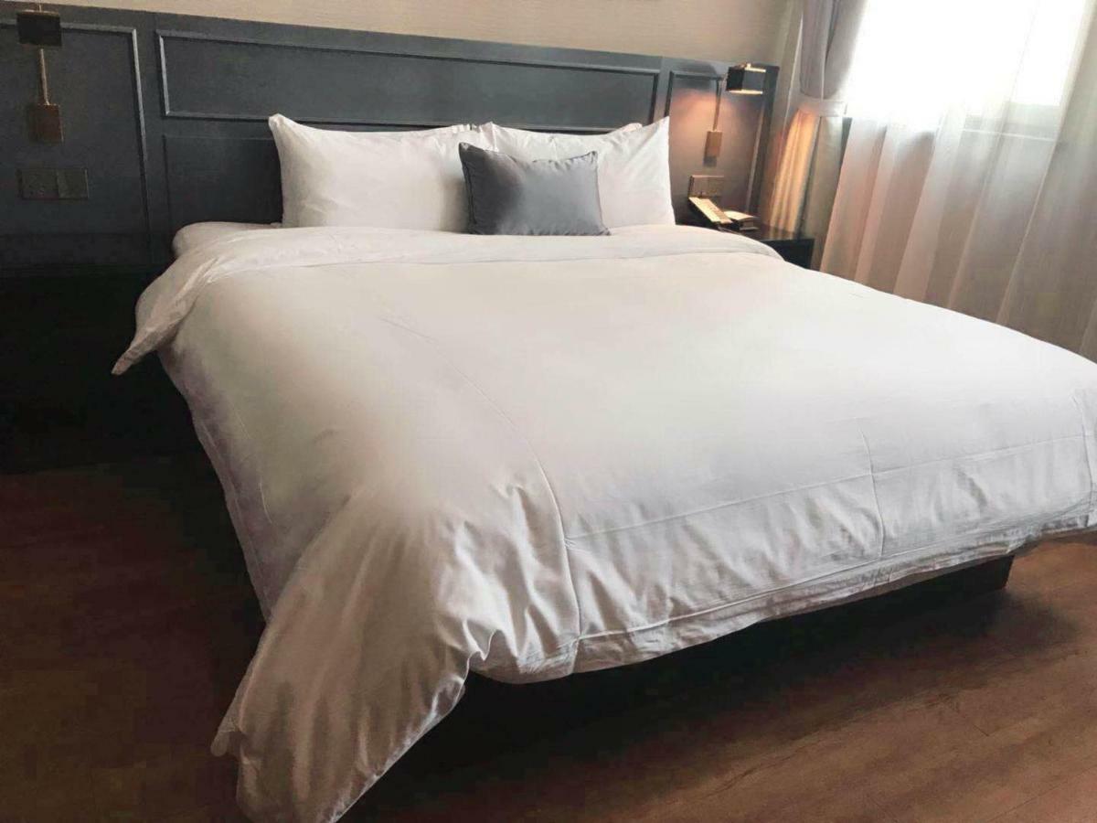 Yitel Premium Hotel Sanghaj Kültér fotó